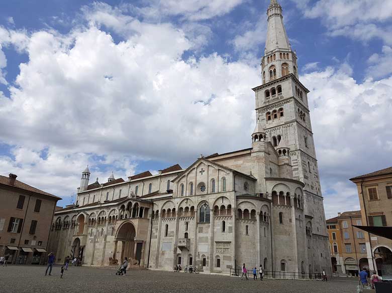 La Piazza è Mia! 5 Tips to Help you Enjoy an Italian Piazza