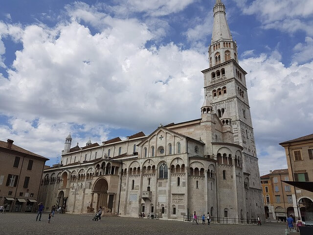 Balancing Study and Travel: Exploring Italy on Weekends 6 study and travel in italy -modena
