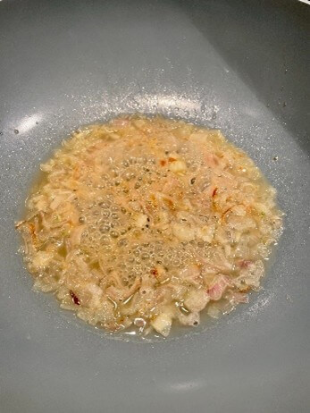 Risotto alla Milanese and Ossobuco 12 risotto preparation